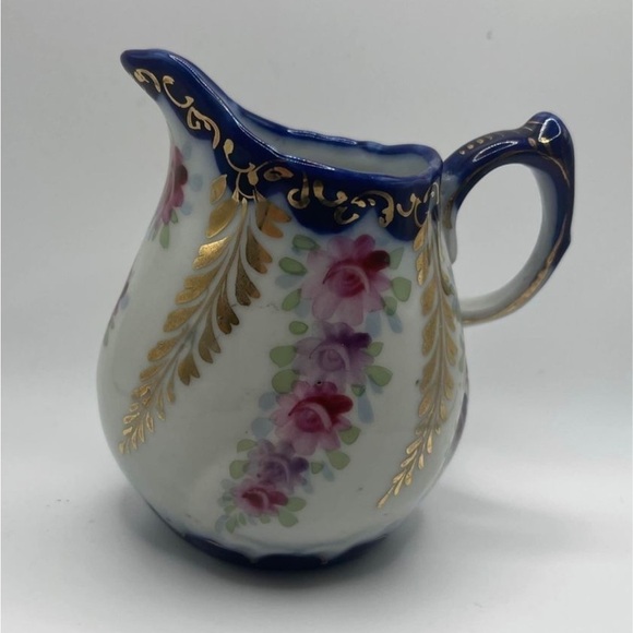 𝅺lot of Three Creamers And Salt Cellar - Picture 3 of 6